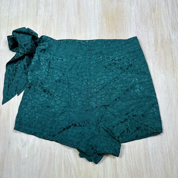 Lovers and Friends Revolve Dark Jade Green Cheyanne Wrap Satin Chic Skort XL - Picture 11 of 16